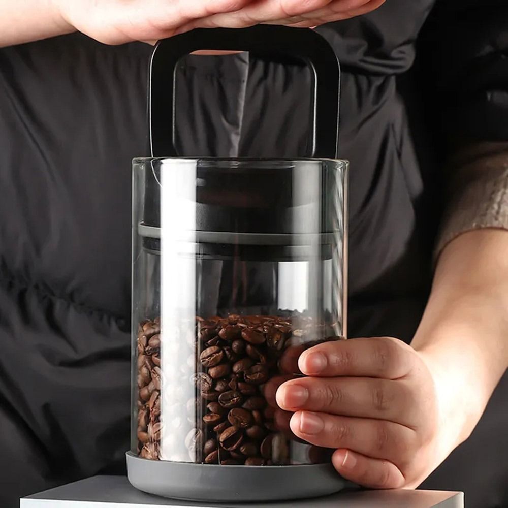 Bocal en verre utilisé pour une réserve de grains et de thé