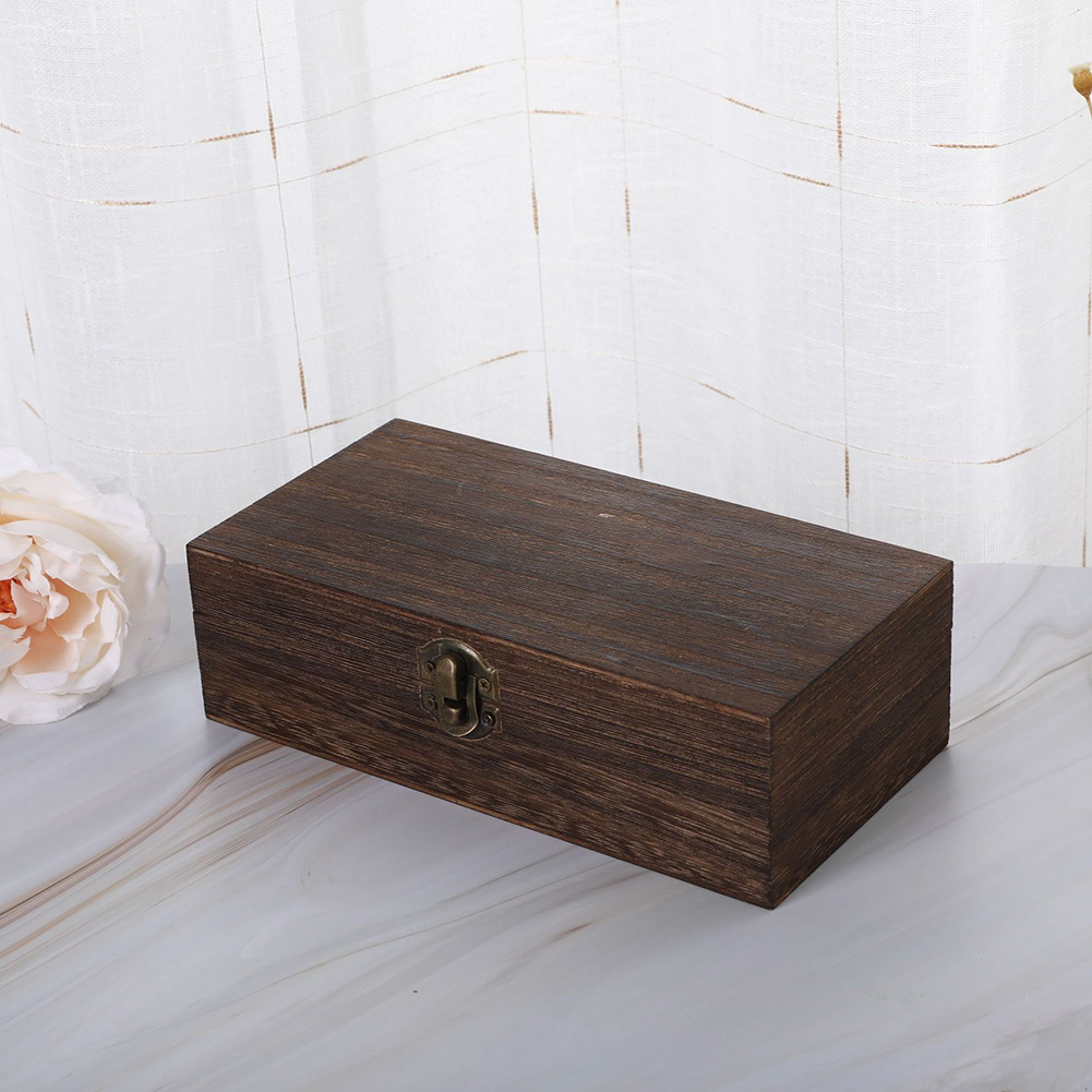 Boîte à thé rectangulaire en bois clair avec boucle rétro