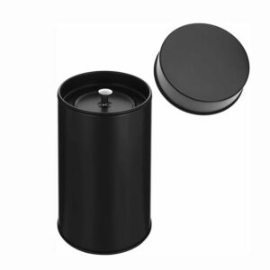 Boîte à thé noire ouverte avec son couvercle intérieur