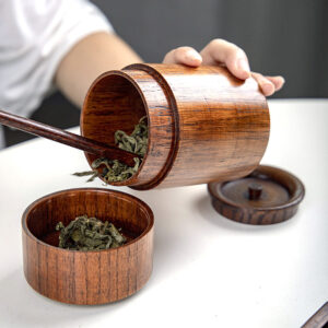 Boîte cylindrique en bois pour thé pu-erh ouverte