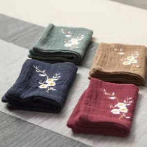 Chiffon à thé brodé en coton et lin 29,2 × 17 cm