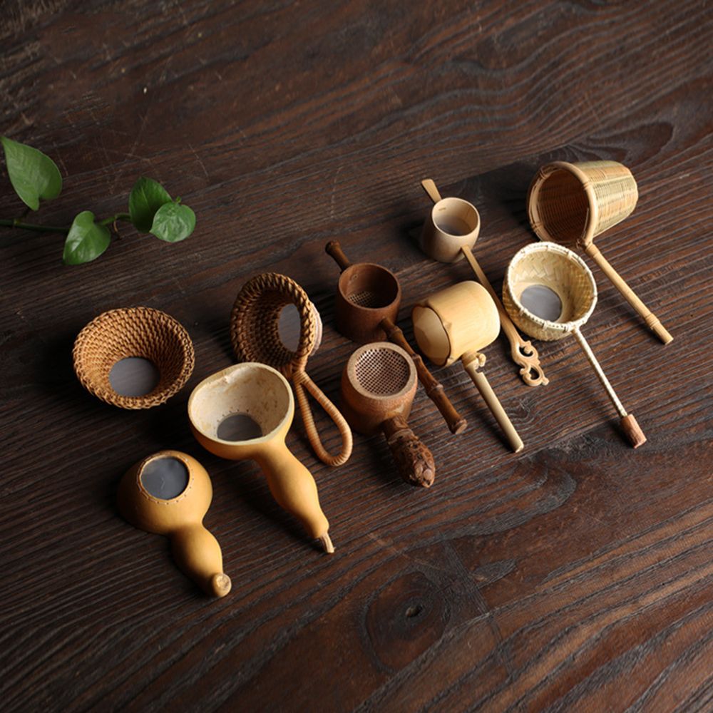Cuillère japonaise en bambou sur une table