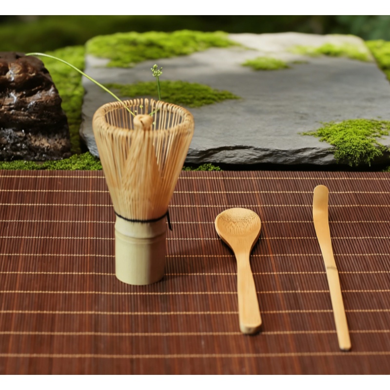 Fouet à matcha en bambou avec support