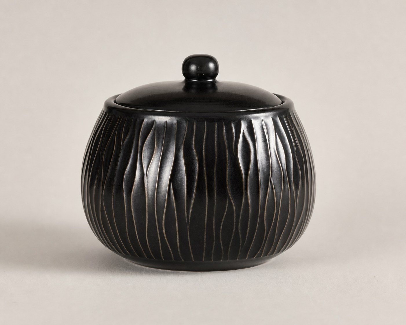 Pot à thé en céramique noir décoré 14 × 11,6 cm