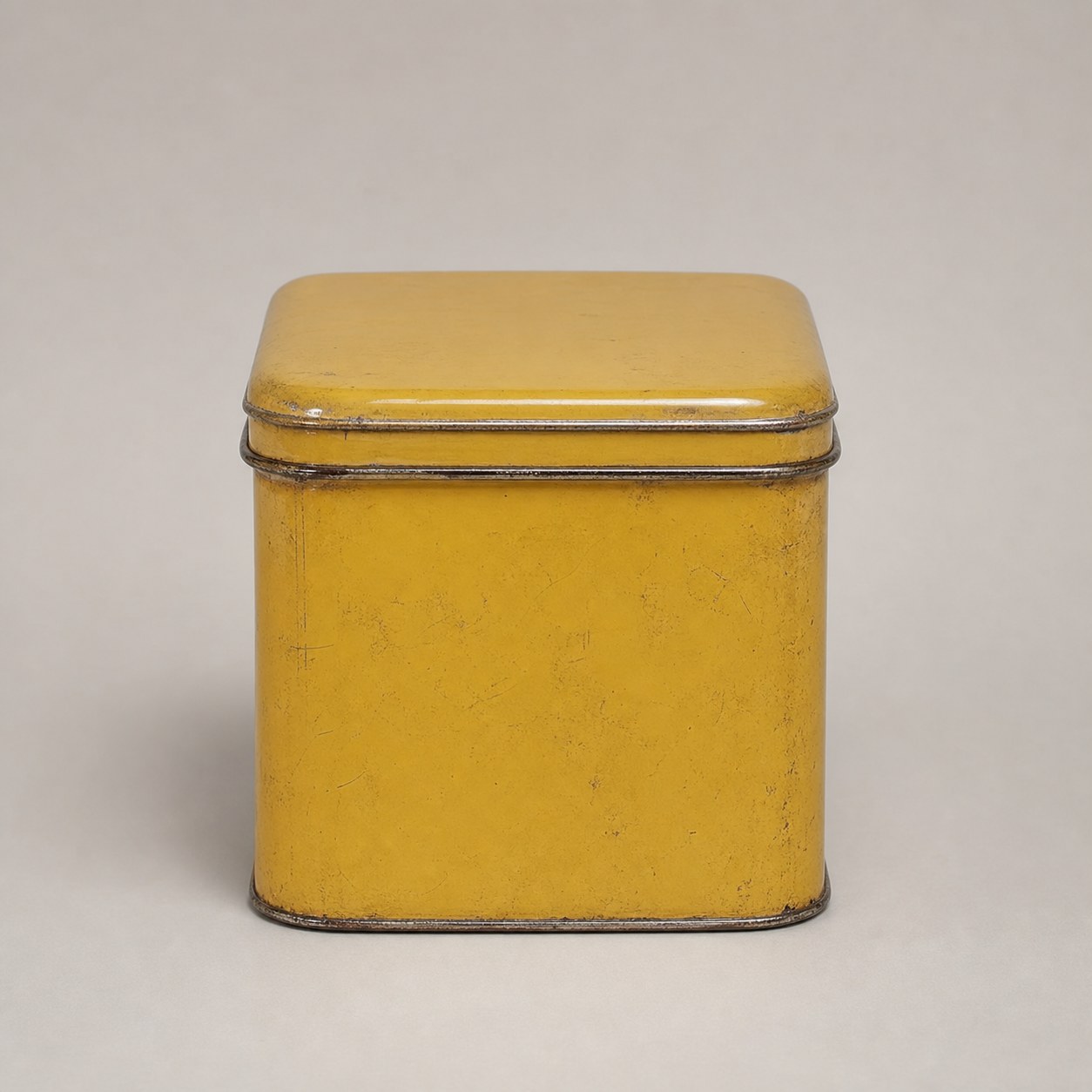 Boîte à thé vintage en fer blanc jaune