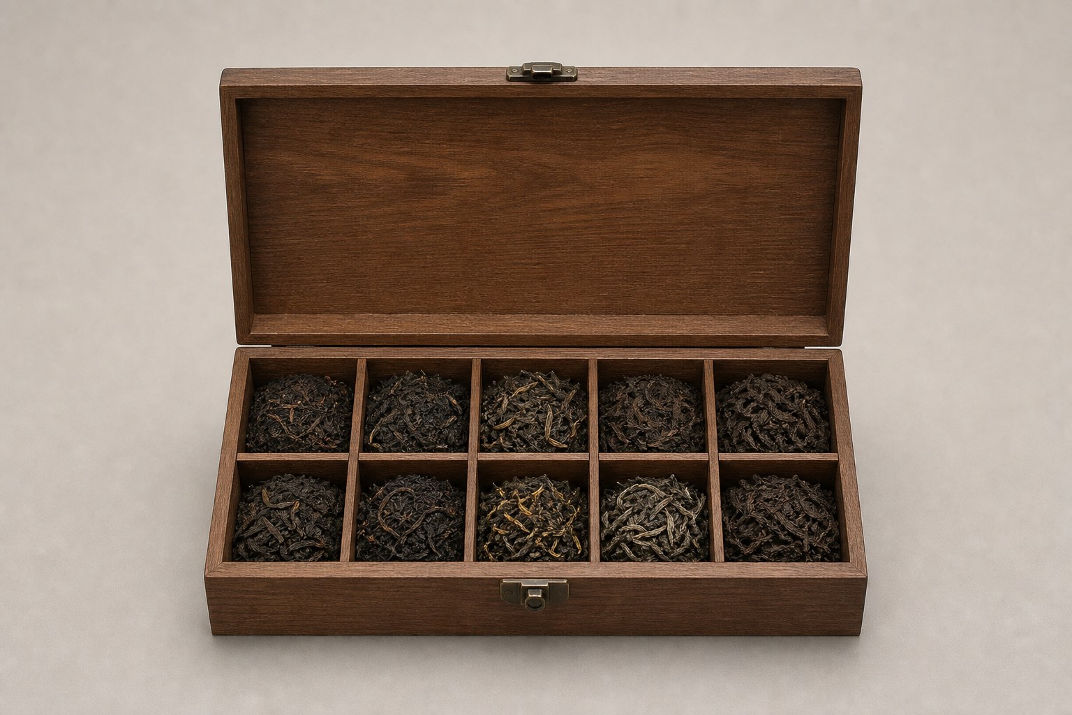 Coffret en bois de thés pu-erh 10 types 50 g