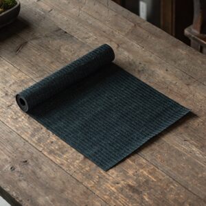 Tapis de thé en lin roulé