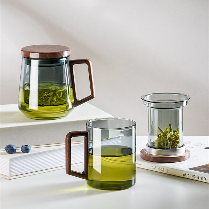 Tasse à thé en verre avec infuseur et couvercle